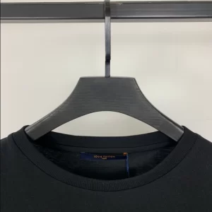 Louis Vuitton Embossed LV Cotton T-Shirt - LRT07