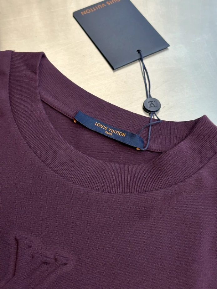Louis Vuitton Embossed LV Cotton T-Shirt - LRT09