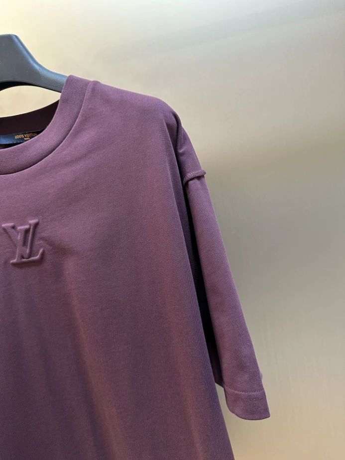 Louis Vuitton Embossed LV Cotton T-Shirt - LRT09