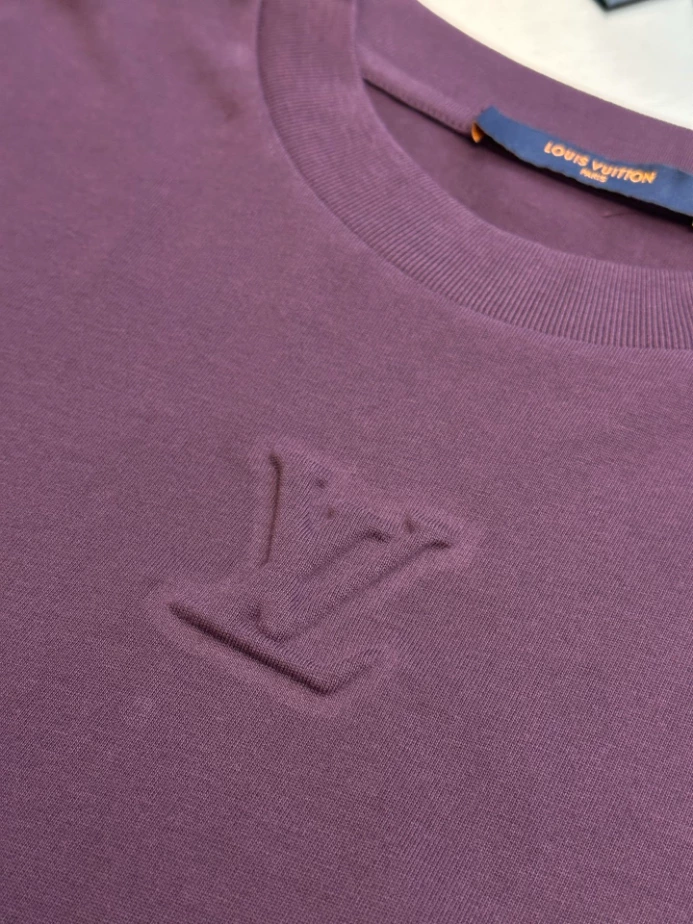 Louis Vuitton Embossed LV Cotton T-Shirt - LRT09