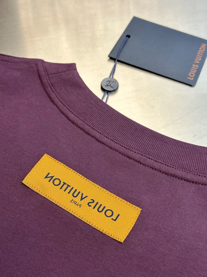 Louis Vuitton Embossed LV Cotton T-Shirt - LRT09
