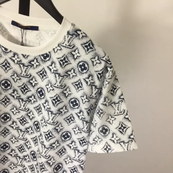 Louis Vuitton Monogram Cotton T-Shirt - LRT15