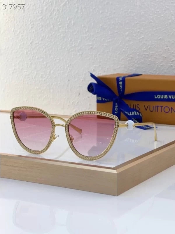 Louis Vuitton Sunglasses – LRS96