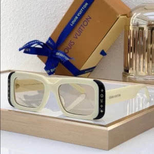 Louis Vuitton Sunglasses – LRS90