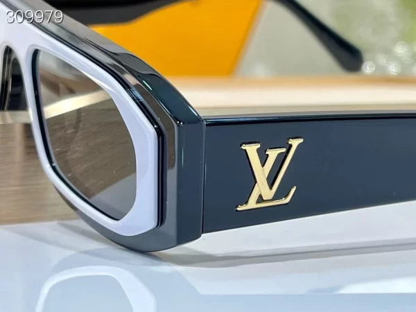 Louis Vuitton Sunglasses – LRS62