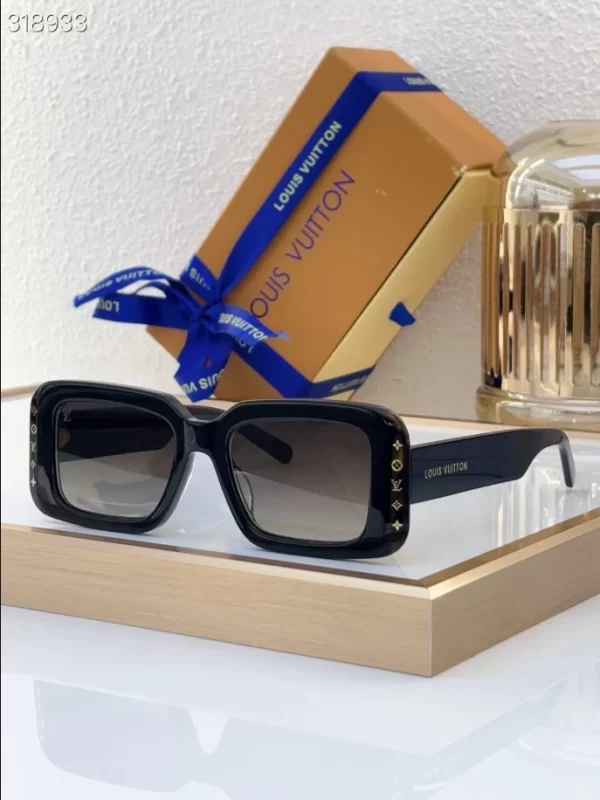 Louis Vuitton Sunglasses – LRS93