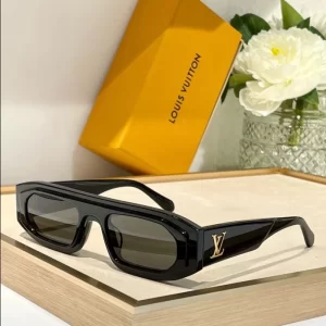 Louis Vuitton Sunglasses – LRS67