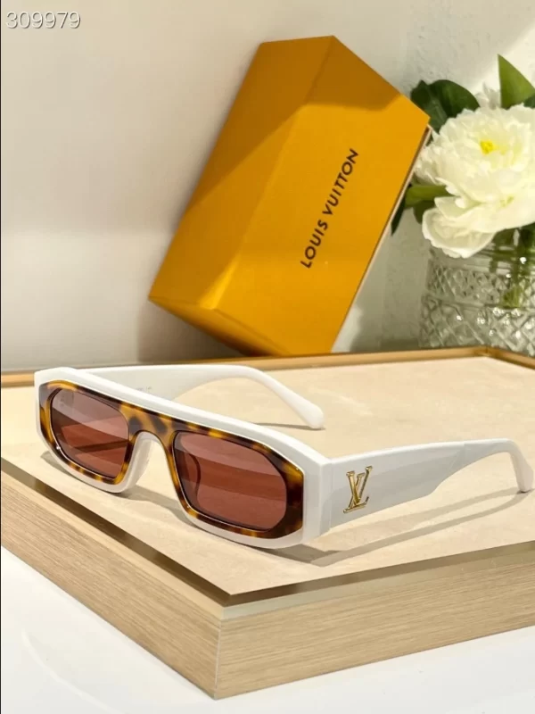 Louis Vuitton Sunglasses – LRS63