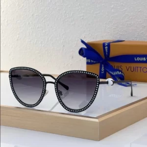 Louis Vuitton Sunglasses – LRS100
