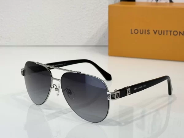 Louis Vuitton Sunglasses – LRS17