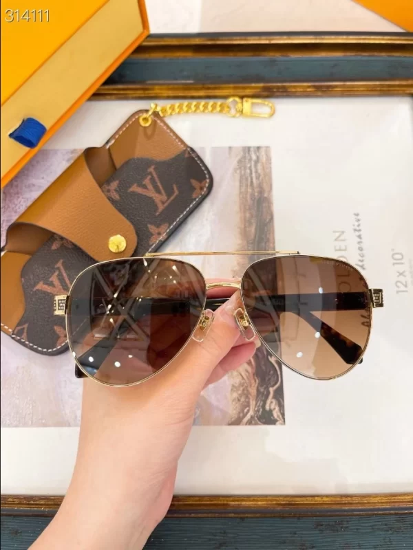 Louis Vuitton Sunglasses – LRS21