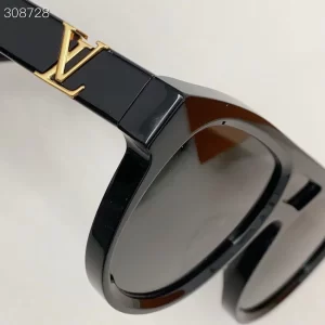 Louis Vuitton Sunglasses – LRS33