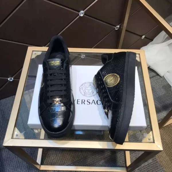 Versace Greca Sneakers - RVS18