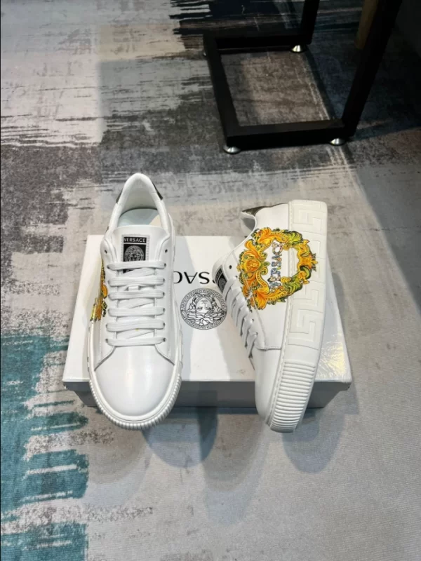 Versace Greca Sneakers - RVS05