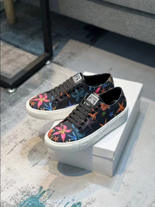 Versace Greca Sneakers - RVS15