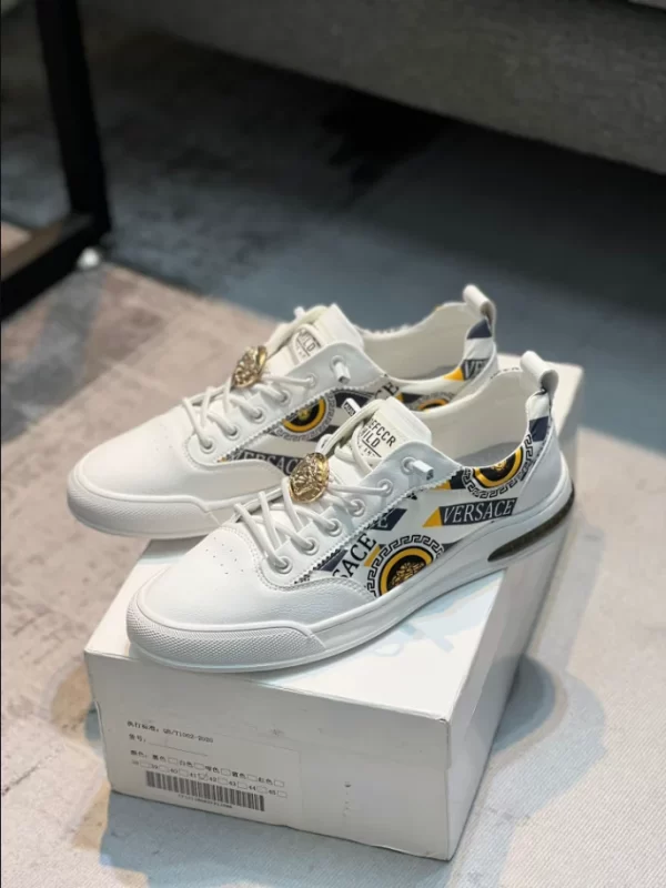 Versace Greca Sneakers - RVS07