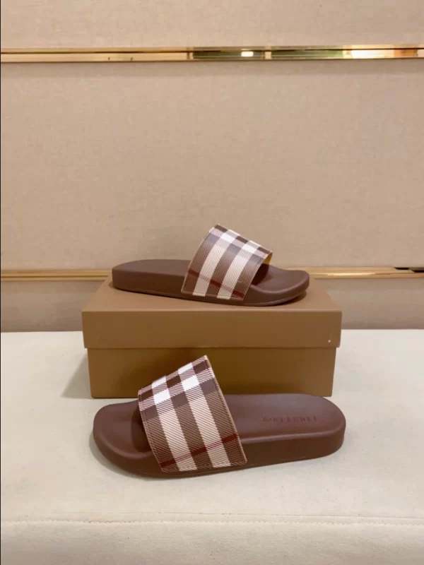 Burberry Check Slides - SB07