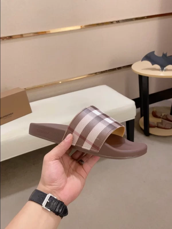 Burberry Check Slides - SB07