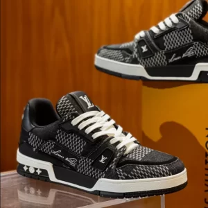 LV Trainer Sneaker - RLS81