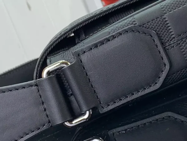 LV District PM Damier Infini Leather - RBV04