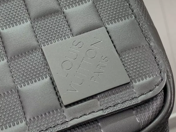 LV District PM Damier Infini Leather - RBV04
