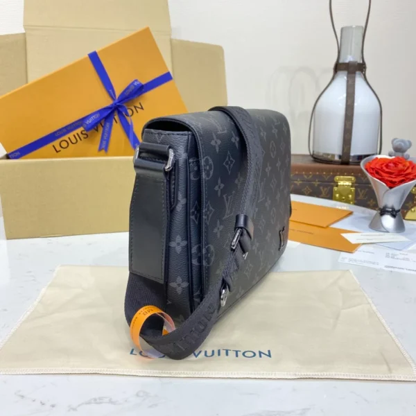 LV District PM Monogram Eclipse - RBV02