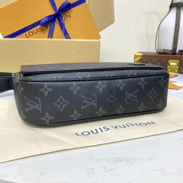 LV District PM Monogram Eclipse - RBV02