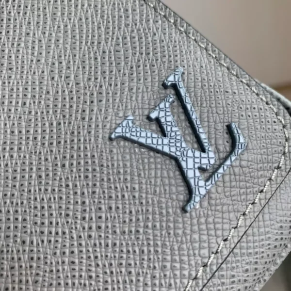 LV District PM Taiga Leather - RBV01