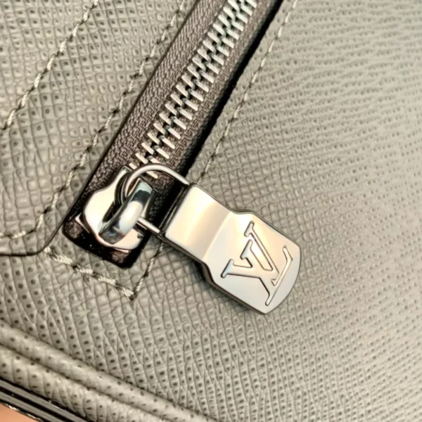 LV District PM Taiga Leather - RBV01