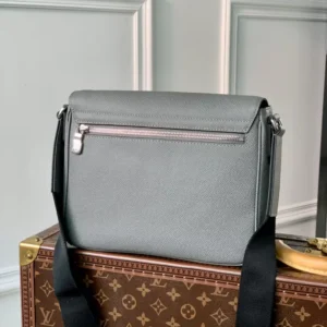 LV District PM Taiga Leather - RBV01
