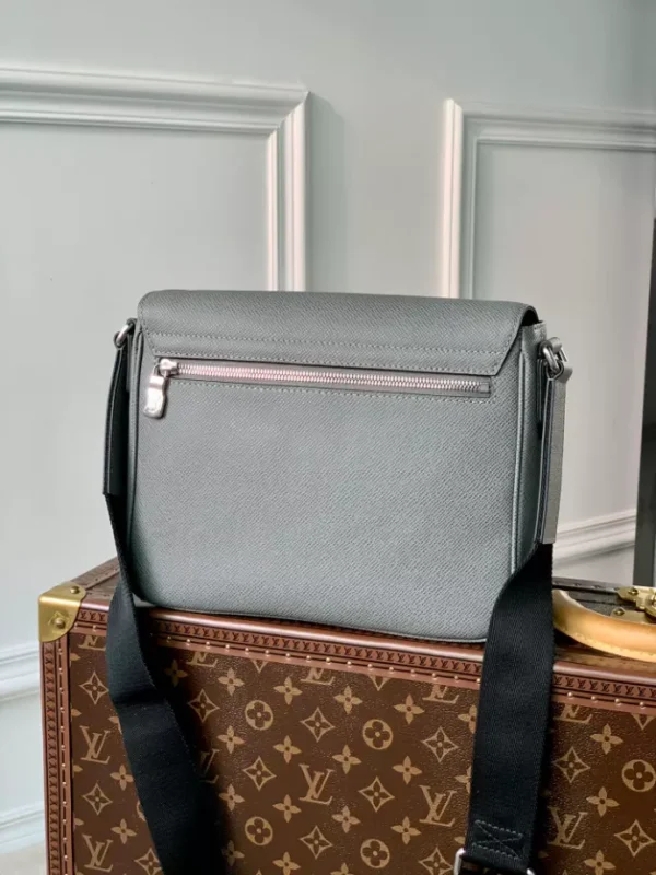 LV District PM Taiga Leather - RBV01