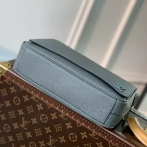 LV District PM Taiga Leather - RBV01