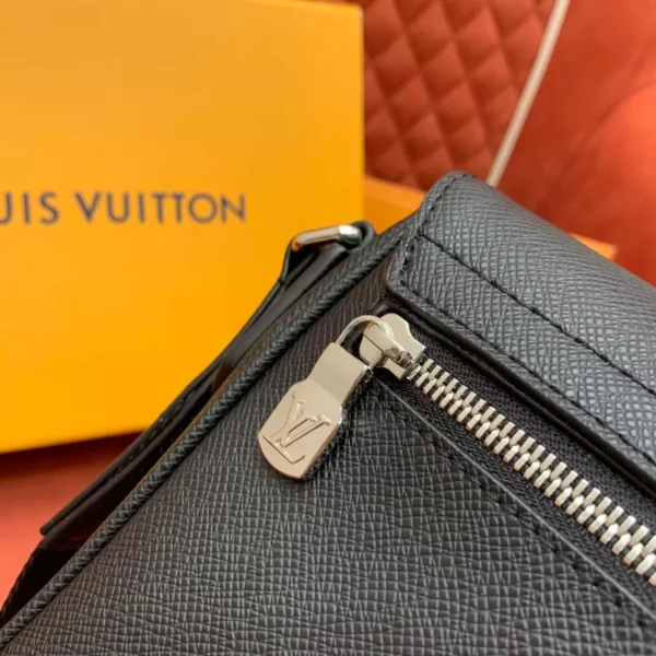 LV District PM Taiga Leather - RBV03