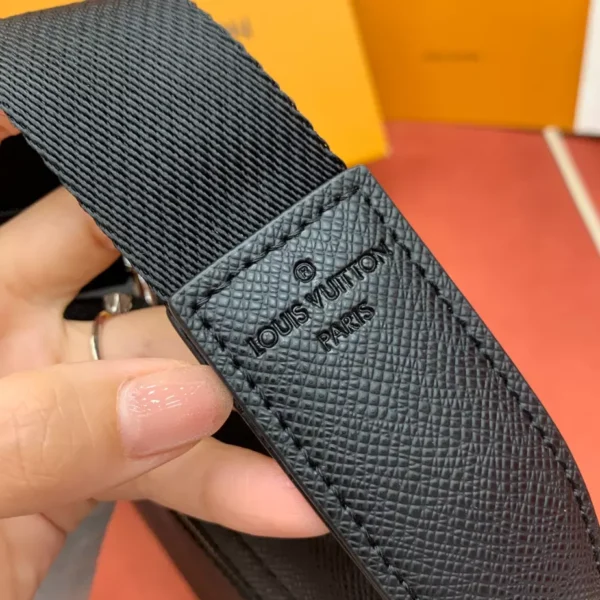 LV District PM Taiga Leather - RBV03