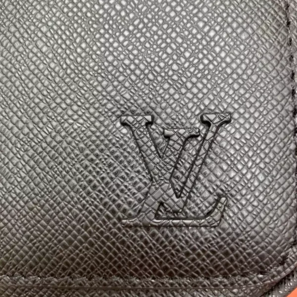 LV District PM Taiga Leather - RBV03