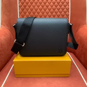 LV District PM Taiga Leather - RBV03
