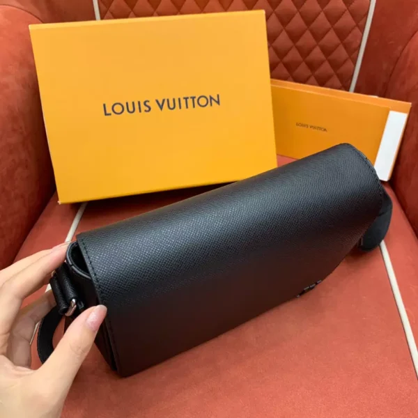 LV District PM Taiga Leather - RBV03