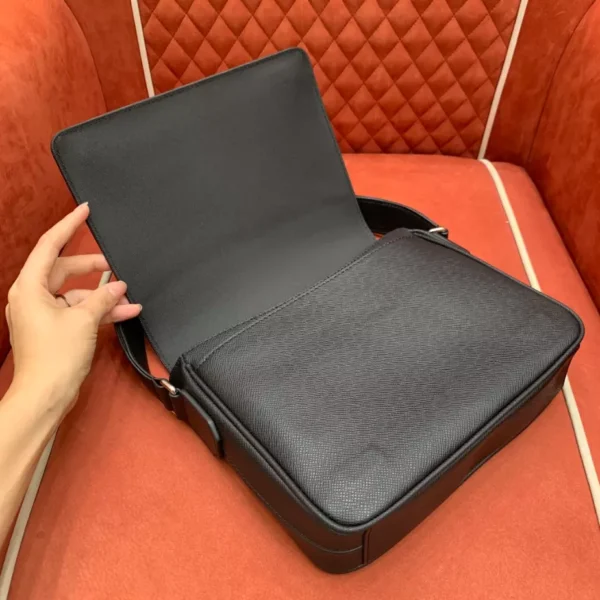 LV District PM Taiga Leather - RBV03