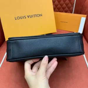 LV District PM Taiga Leather - RBV03