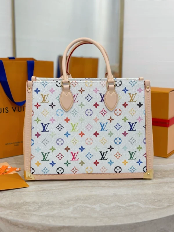 LV x TM OnTheGo MM - RLB01