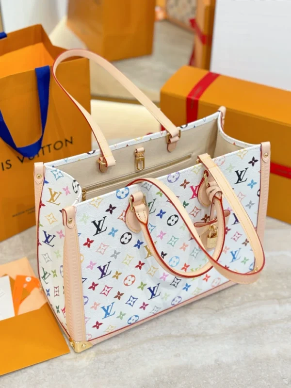 LV x TM OnTheGo MM - RLB01