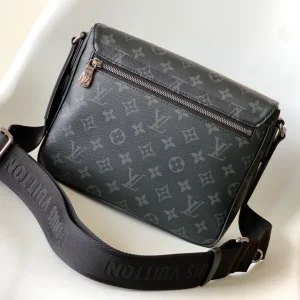 Louis Vuitton District Bag