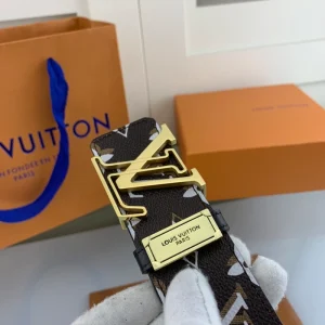 LOUIS VUITTON BELT