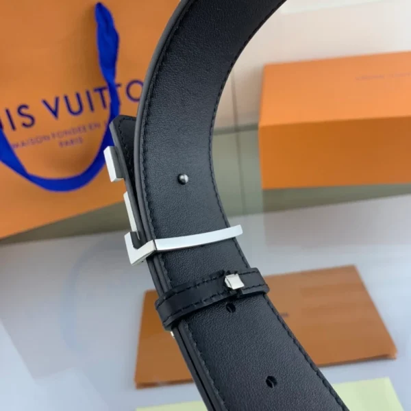 LOUIS VUITTON BELT