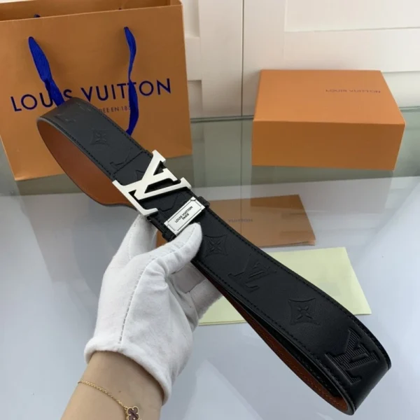 LOUIS VUITTON BELT