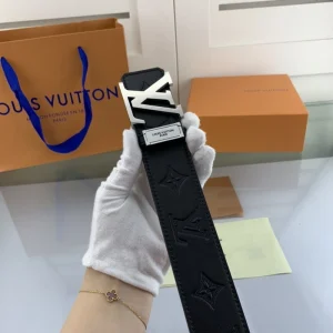 LOUIS VUITTON BELT