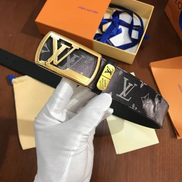 LOUIS VUITTON BELT