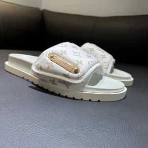 Louis Vuitton Slippers - S58