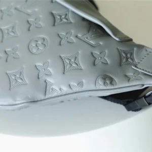 LV Discovery Bumbag Monogram Shadow Leather - RBV58