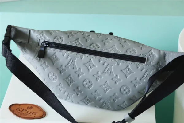 LV Discovery Bumbag Monogram Shadow Leather - RBV58